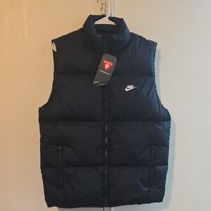 NWT Nike Sportswear Club PrimaLoft Water Repellent Puffer Vest